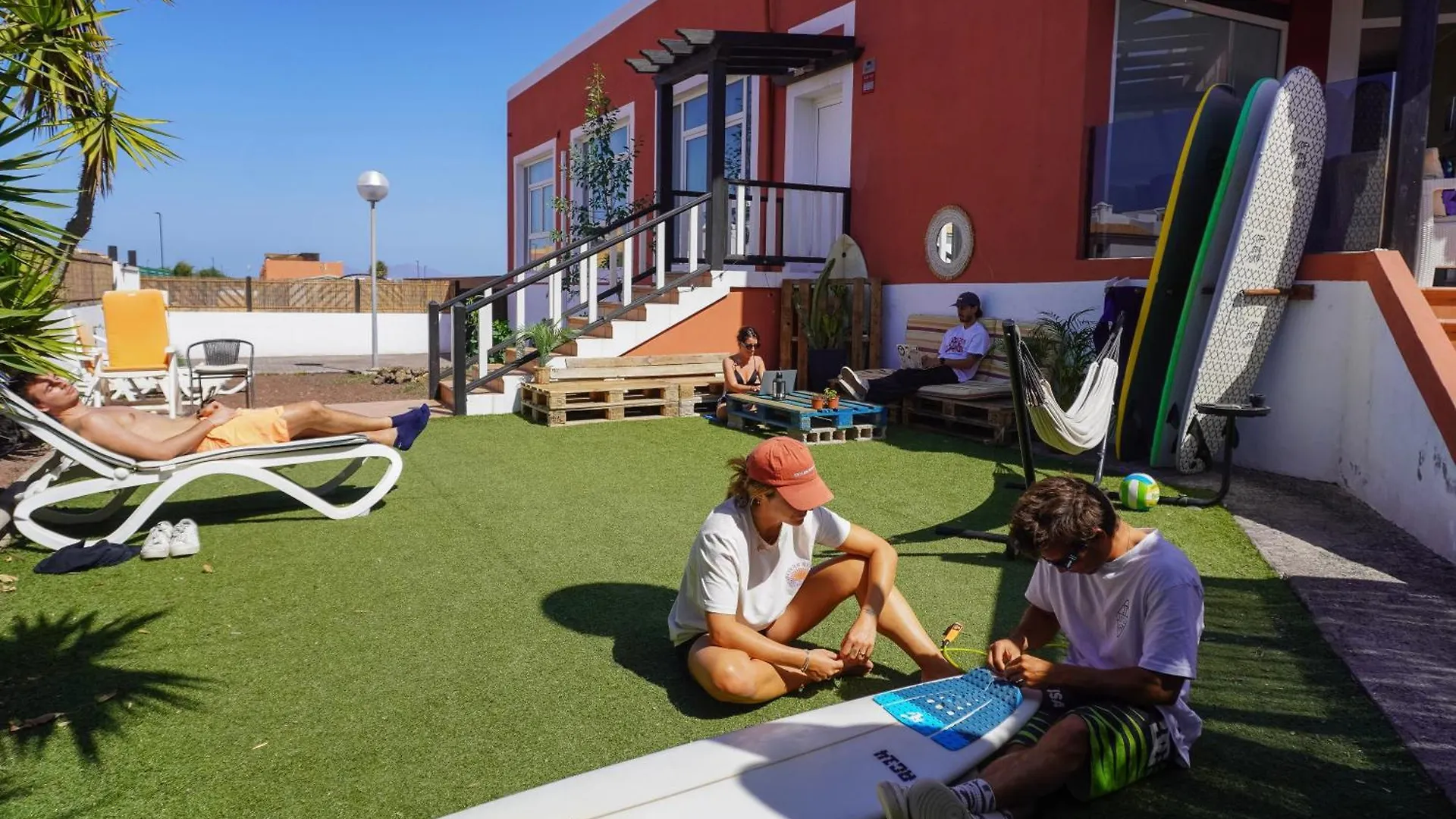Banama Coliving & Coworking, Surf & Yoga - Casa Roja Ξενοδοχείο Κοραλέχο Πανσιόν