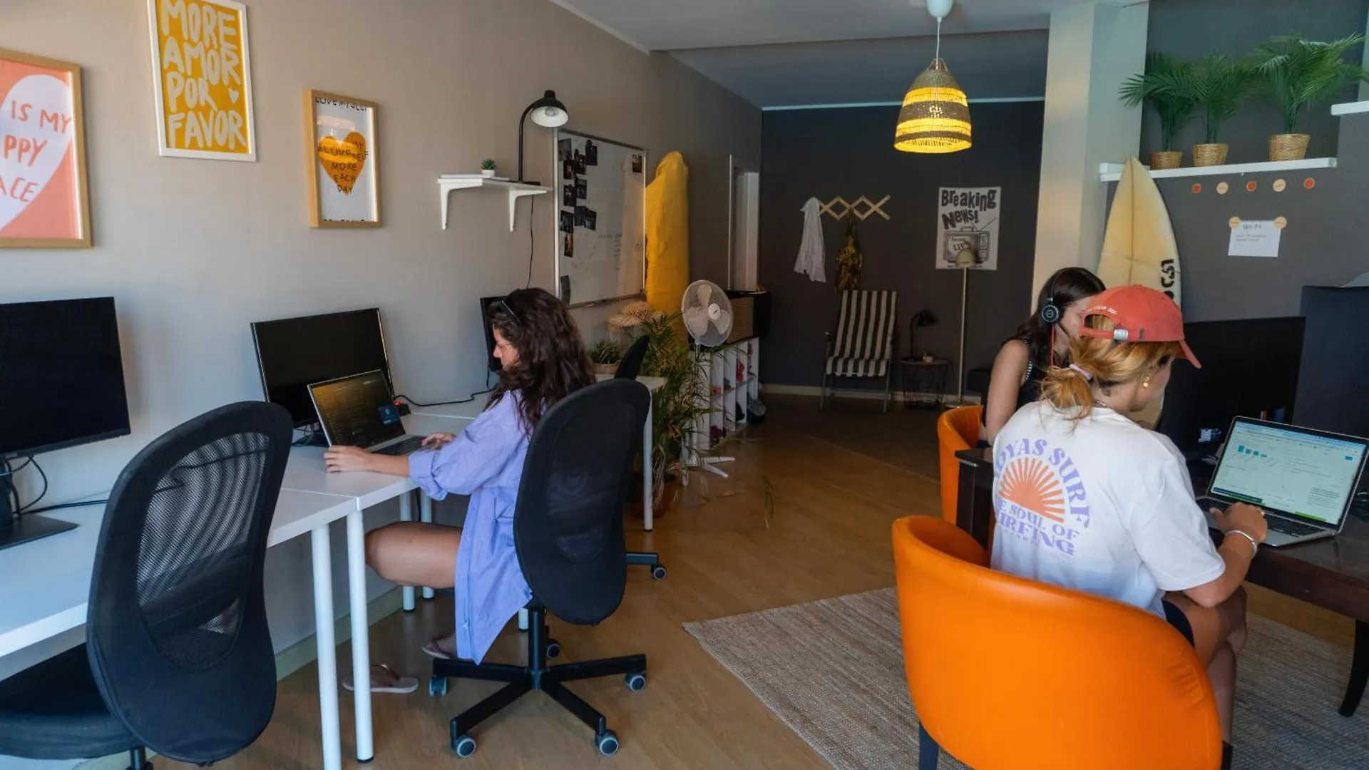 Banama Coliving & Coworking, Surf & Yoga - Casa Roja Ξενοδοχείο Κοραλέχο
