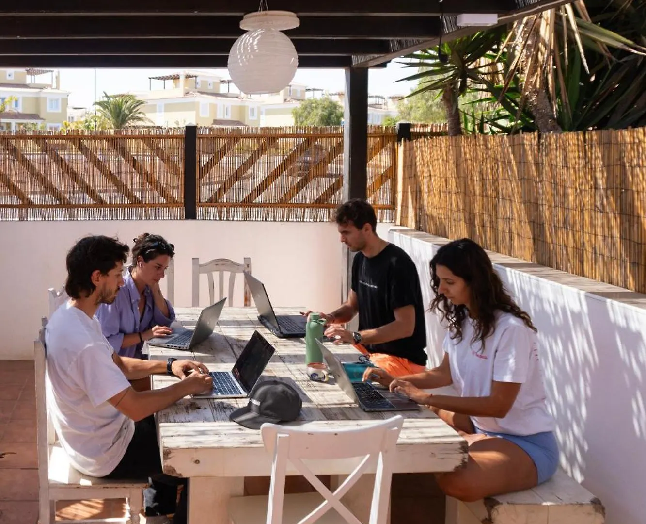 Banama Coliving & Coworking, Surf & Yoga - Casa Roja Ξενοδοχείο Κοραλέχο Πανσιόν
