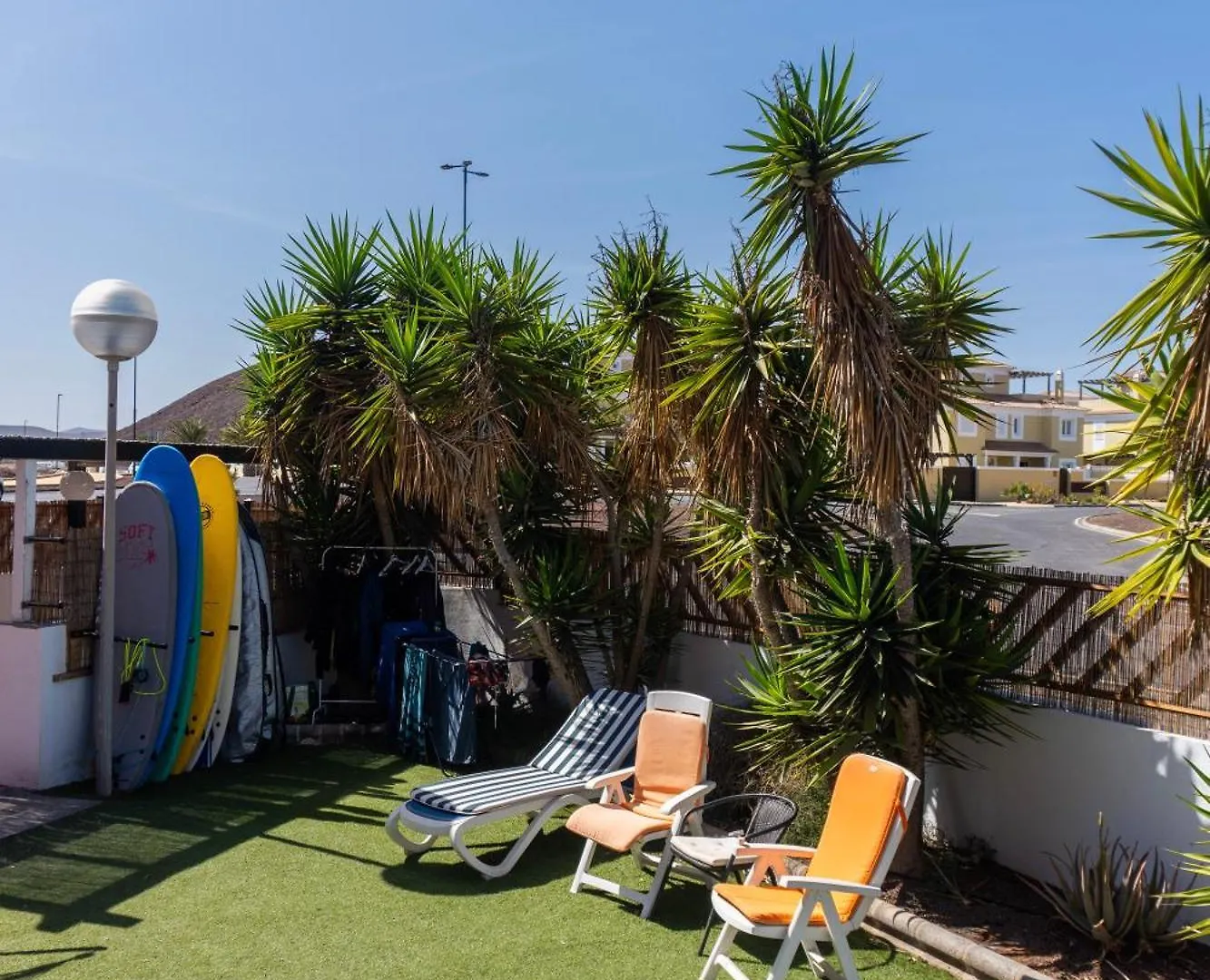 Πανσιόν Banama Coliving & Coworking, Surf & Yoga - Casa Roja Ξενοδοχείο Κοραλέχο Ισπανία