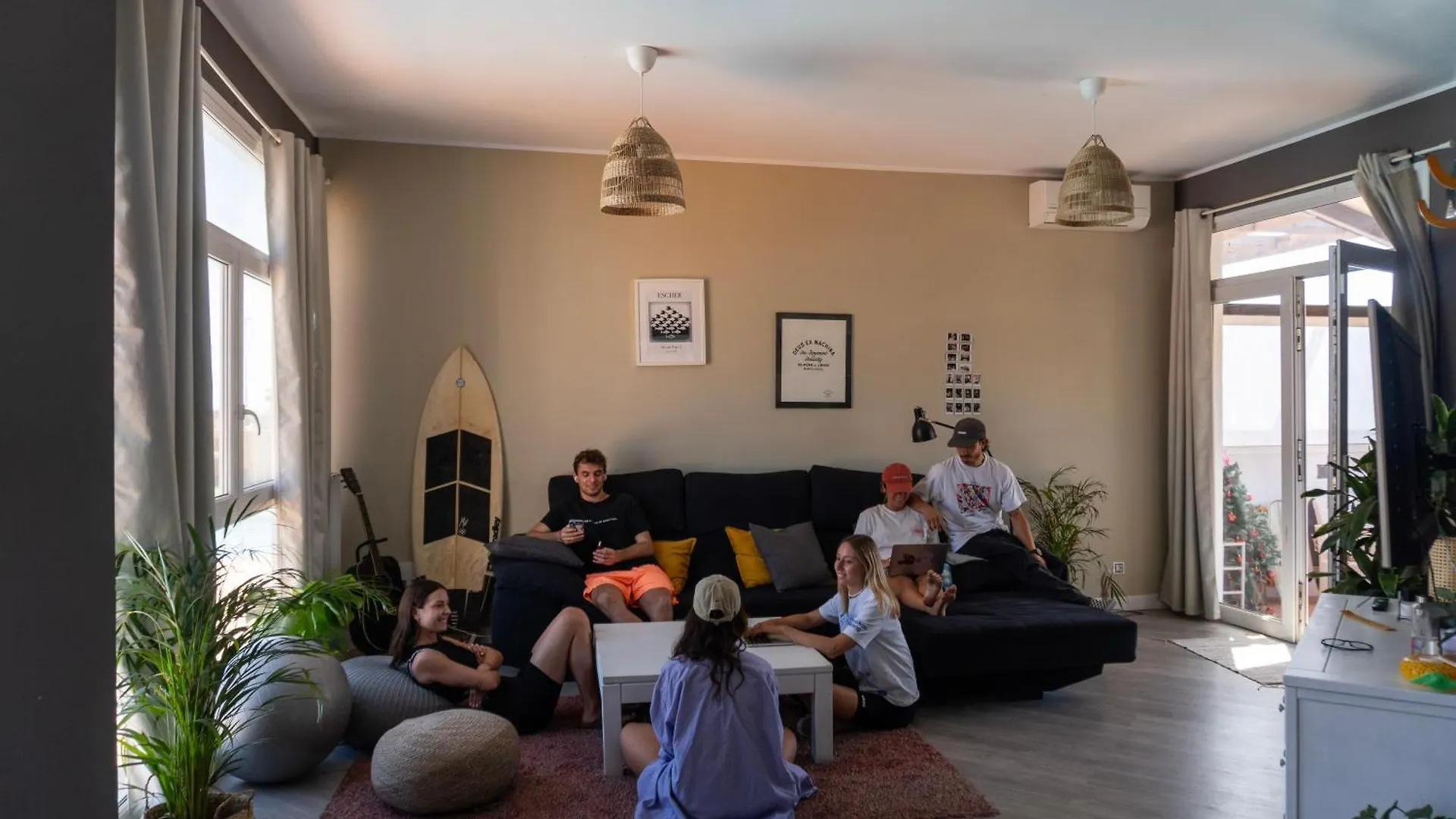 Banama Coliving & Coworking, Surf & Yoga - Casa Roja Ξενοδοχείο Κοραλέχο Πανσιόν