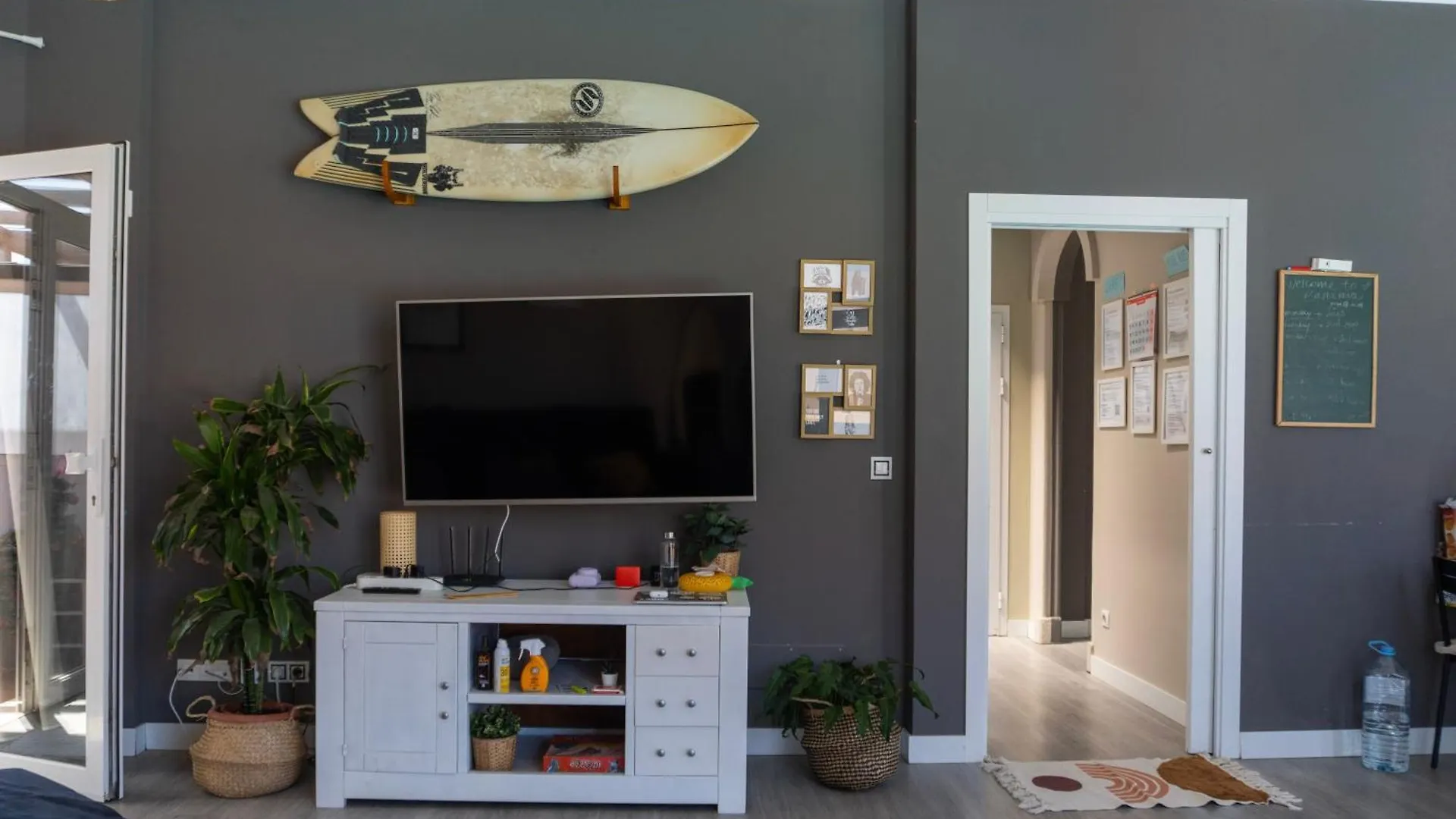 Πανσιόν Banama Coliving & Coworking, Surf & Yoga - Casa Roja Ξενοδοχείο Κοραλέχο