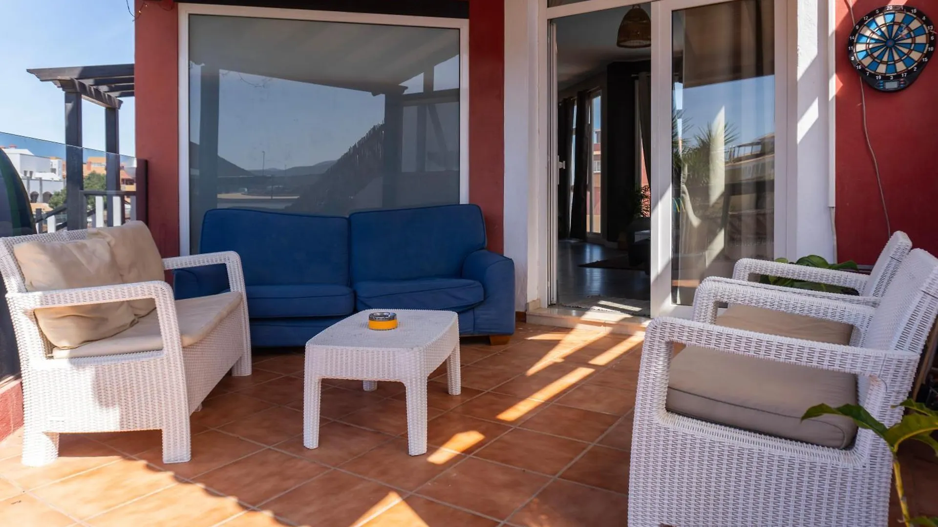 Banama Coliving & Coworking, Surf & Yoga - Casa Roja Ξενοδοχείο Κοραλέχο 0*,  Ισπανία